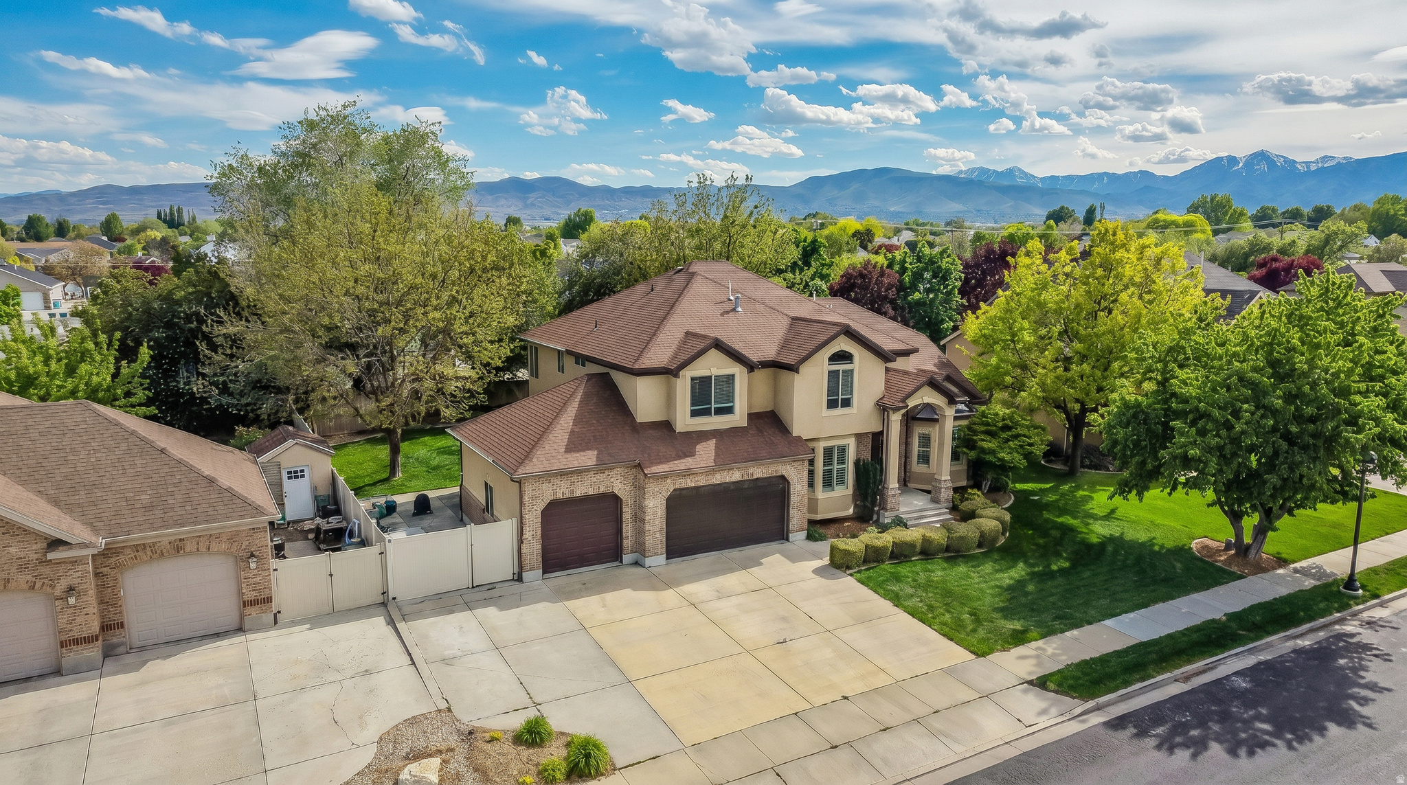 MIDAS CREEK - Residential