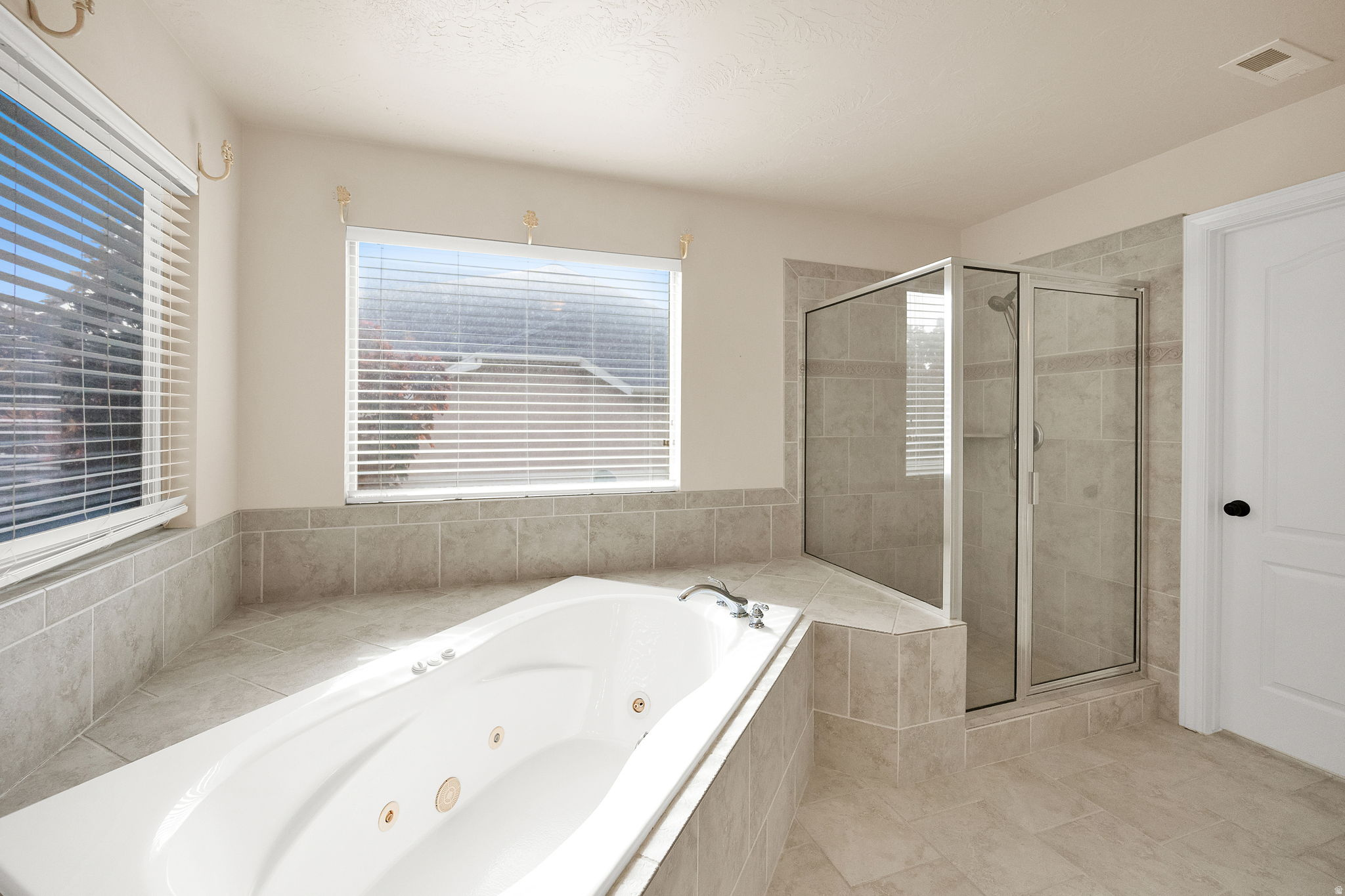 MIDAS CREEK - Residential