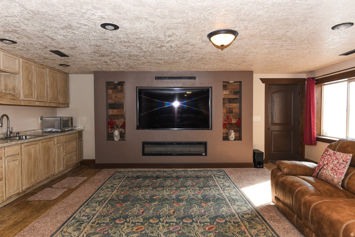 BLAKE MOUNTAIN VIEW EST - Residential