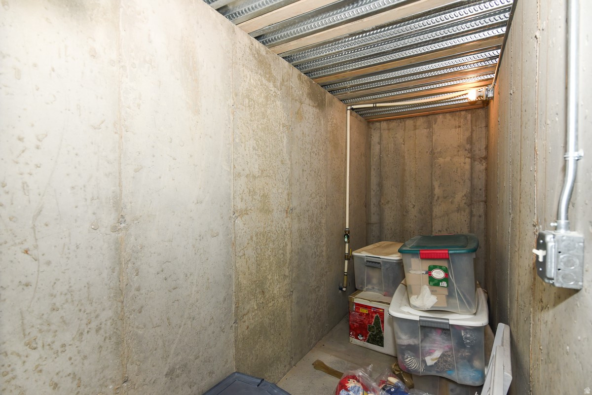 BLAKE MOUNTAIN VIEW EST - Residential