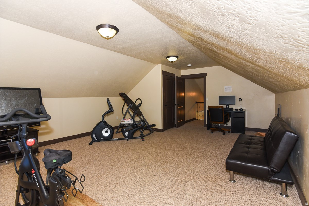 BLAKE MOUNTAIN VIEW EST - Residential