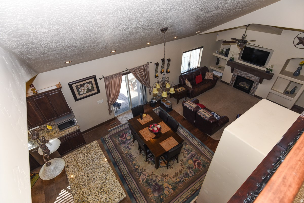 BLAKE MOUNTAIN VIEW EST - Residential