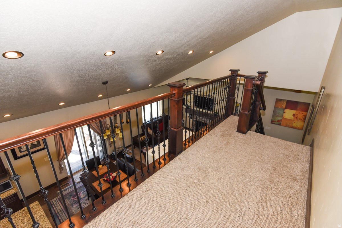 BLAKE MOUNTAIN VIEW EST - Residential