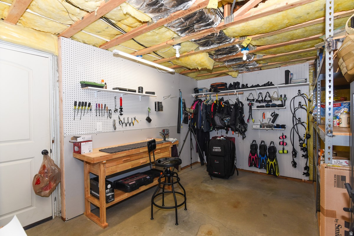 BLAKE MOUNTAIN VIEW EST - Residential