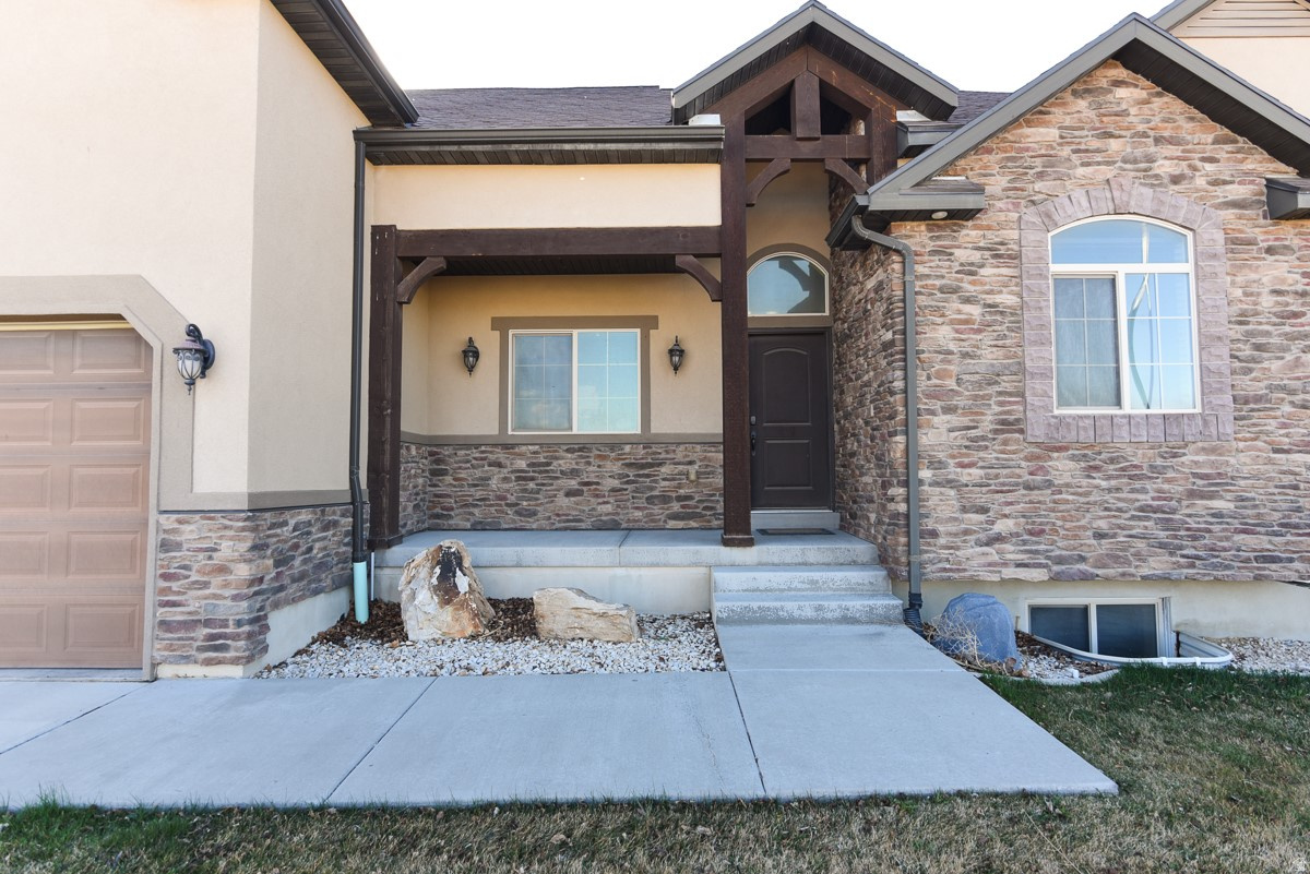 BLAKE MOUNTAIN VIEW EST - Residential