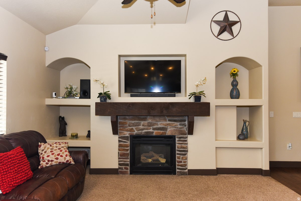 BLAKE MOUNTAIN VIEW EST - Residential