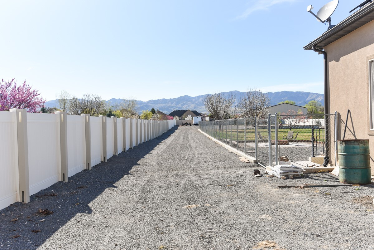 BLAKE MOUNTAIN VIEW EST - Residential