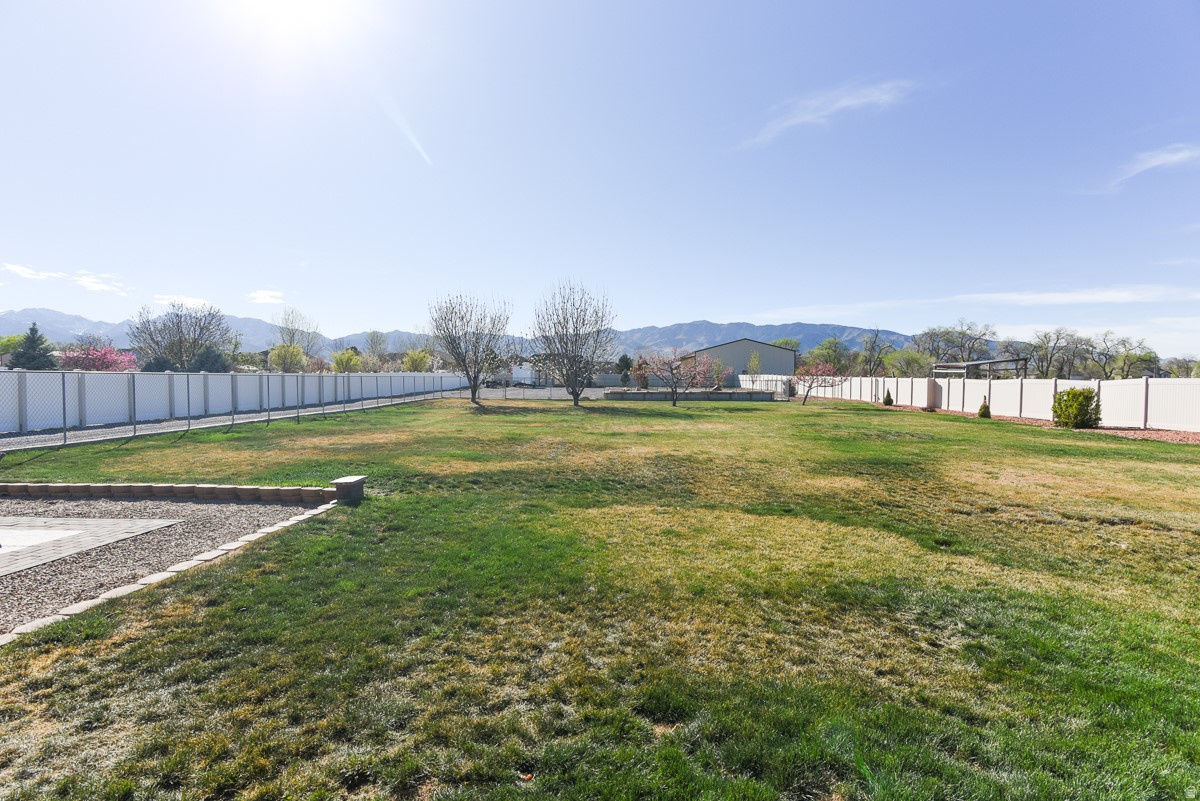 BLAKE MOUNTAIN VIEW EST - Residential