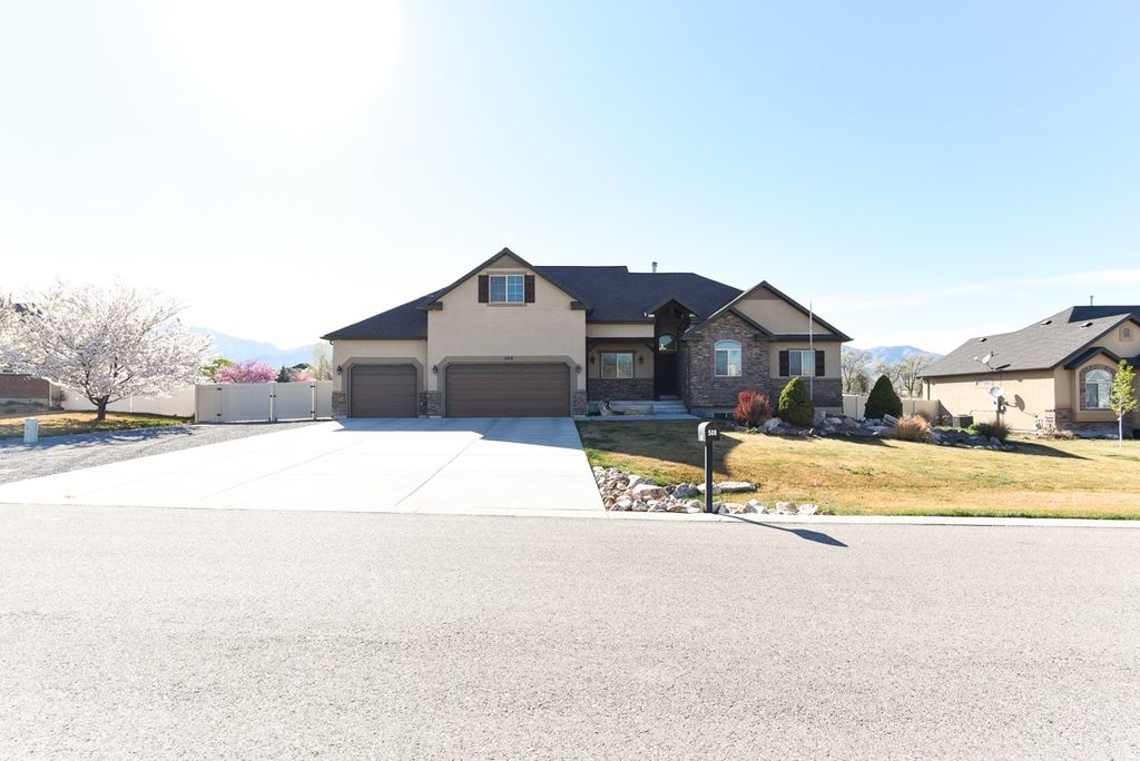 Photo of 508 S HONEY TREE LN W, Grantsville, UT 84029 (MLS # 2146324)