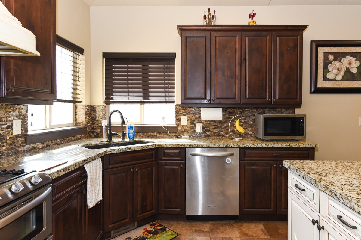 BLAKE MOUNTAIN VIEW EST - Residential