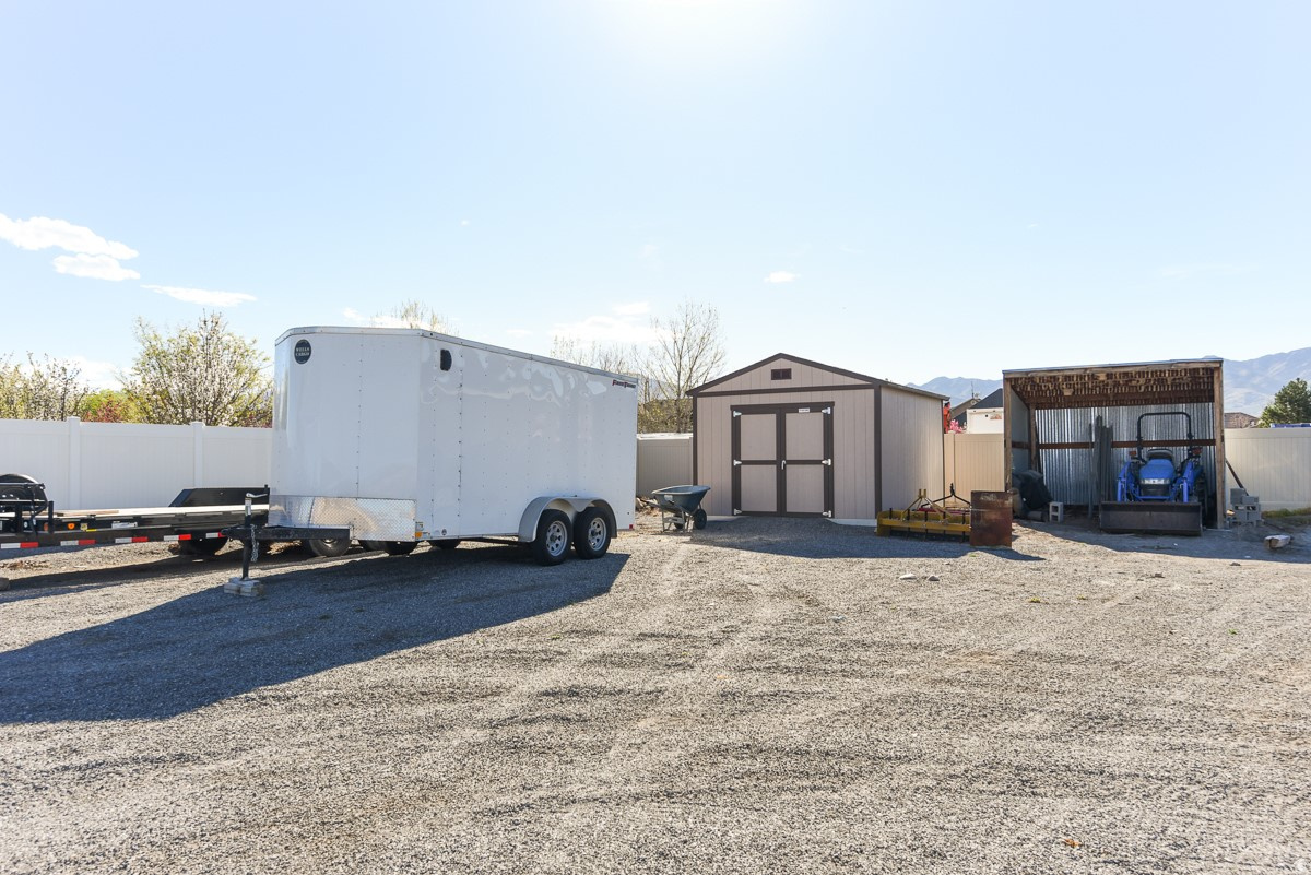 BLAKE MOUNTAIN VIEW EST - Residential