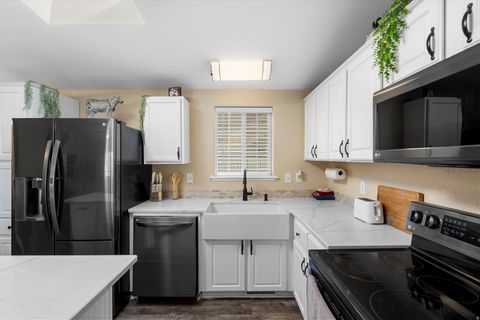 Tiny photo for 692 E 425 S, Ogden, UT 84404 (MLS # 2121231)