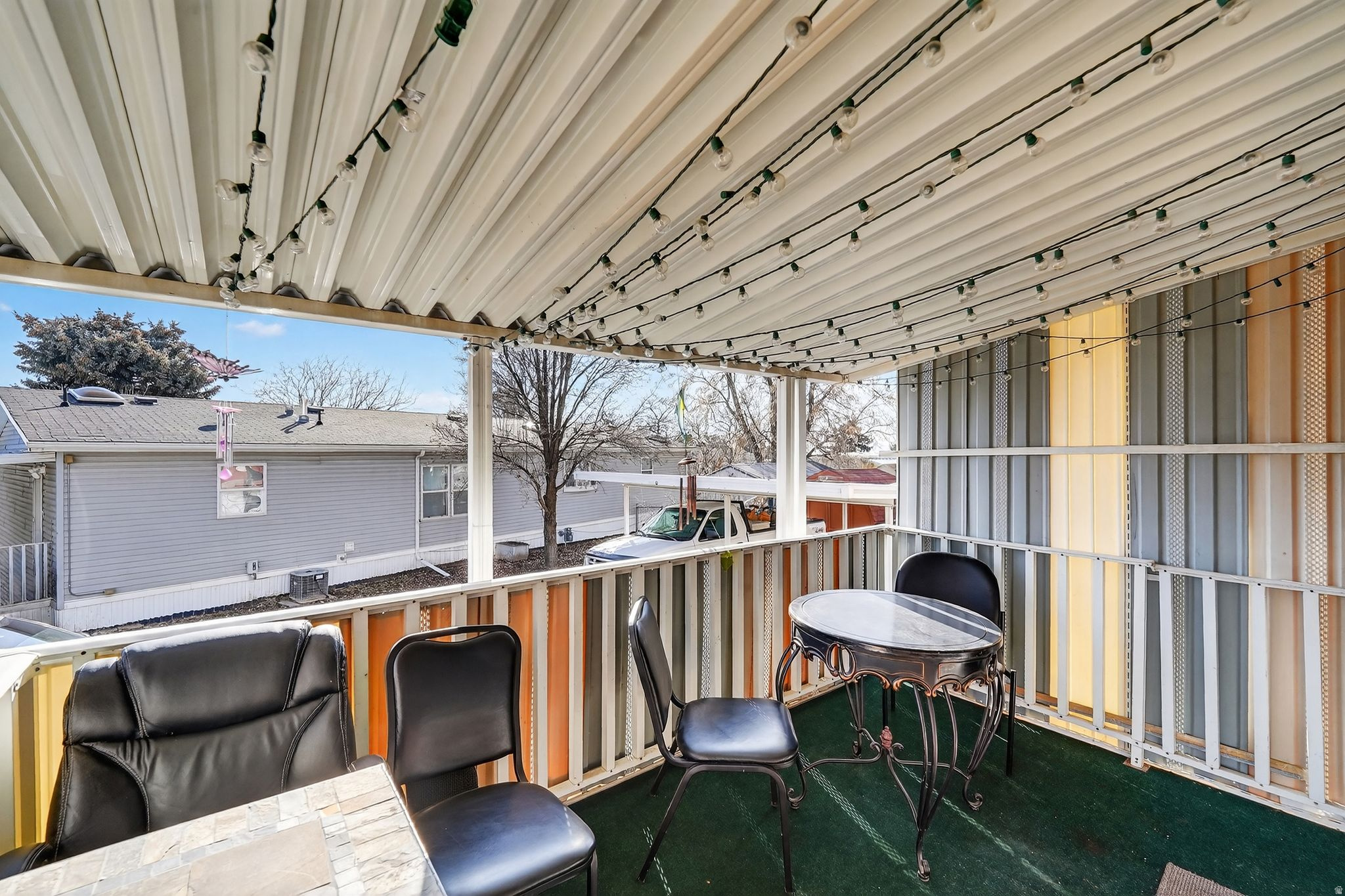 ROLLING HILLS - Residential