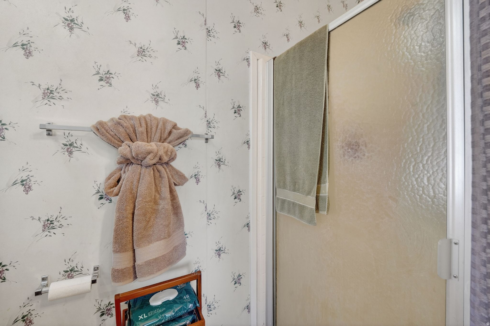 ROLLING HILLS - Residential