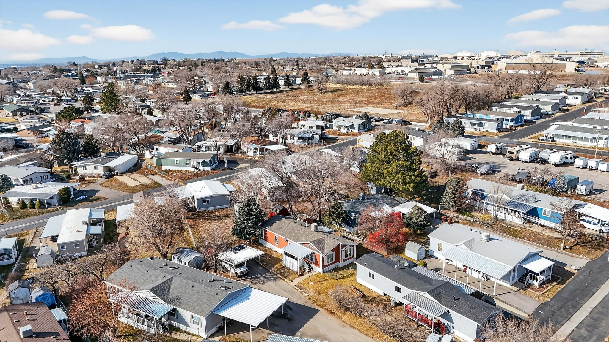 ROLLING HILLS - Residential