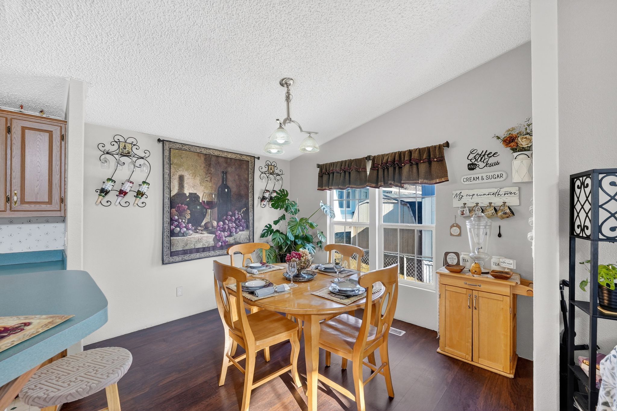 ROLLING HILLS - Residential