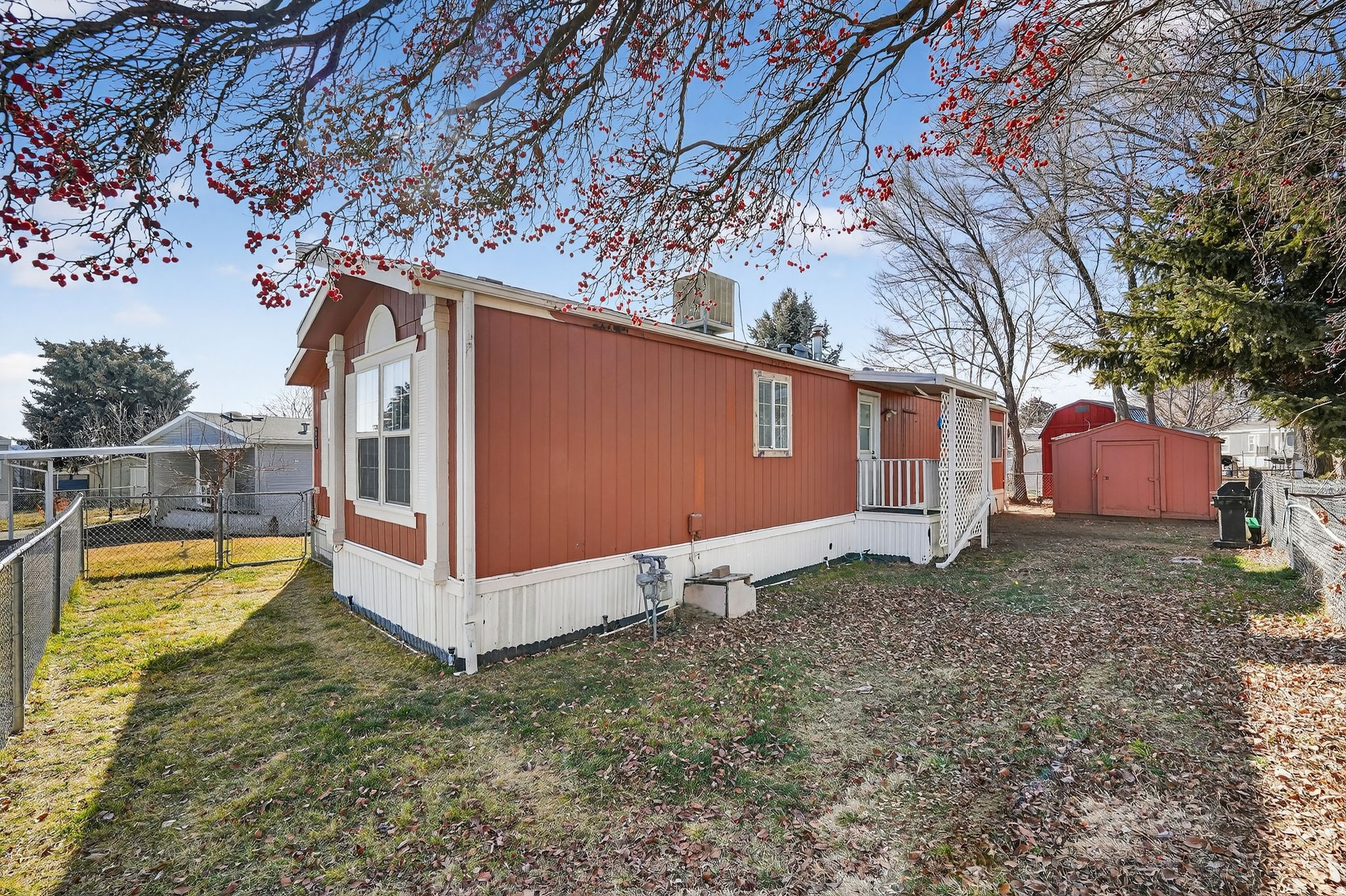 ROLLING HILLS - Residential