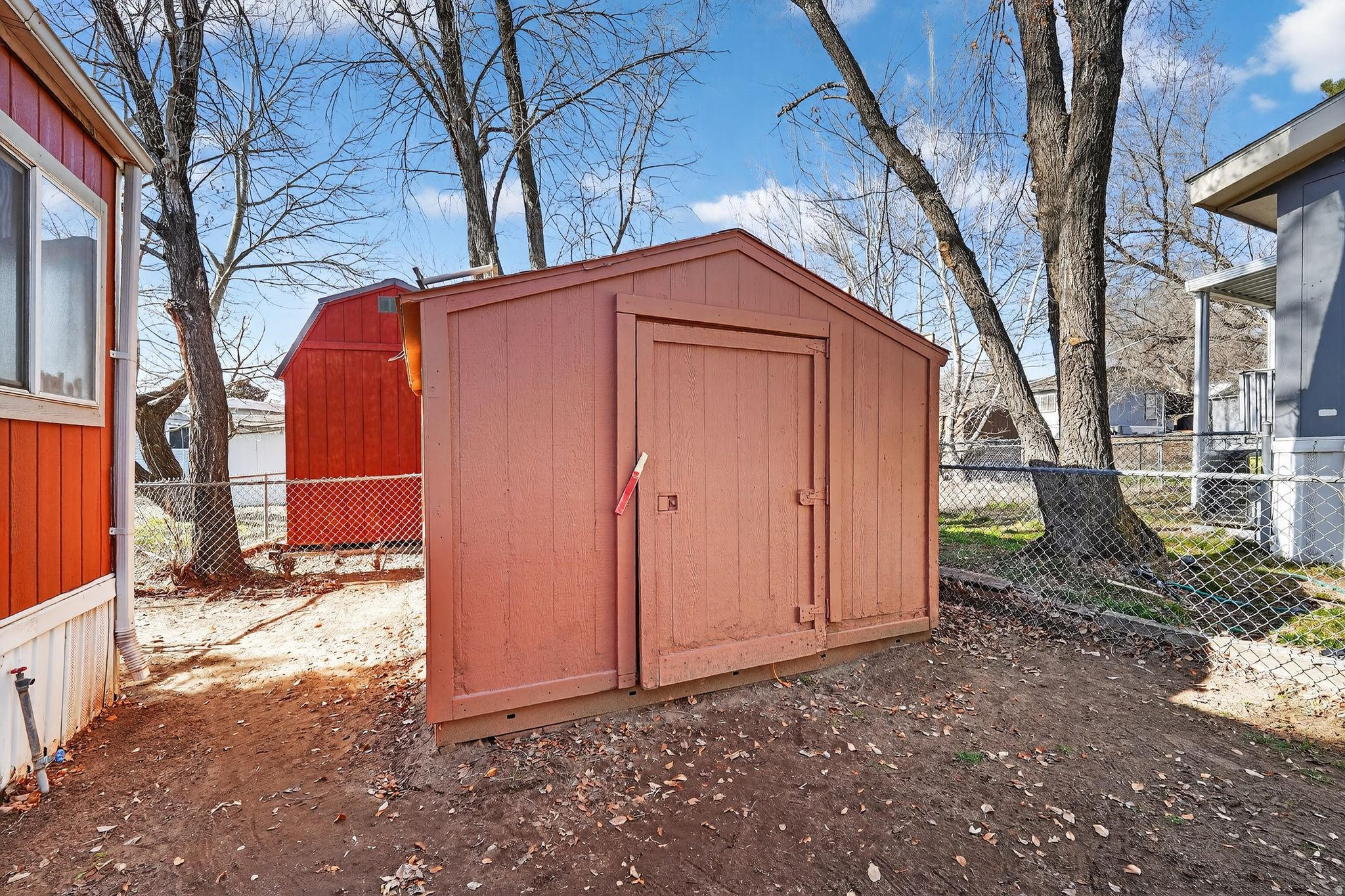 ROLLING HILLS - Residential