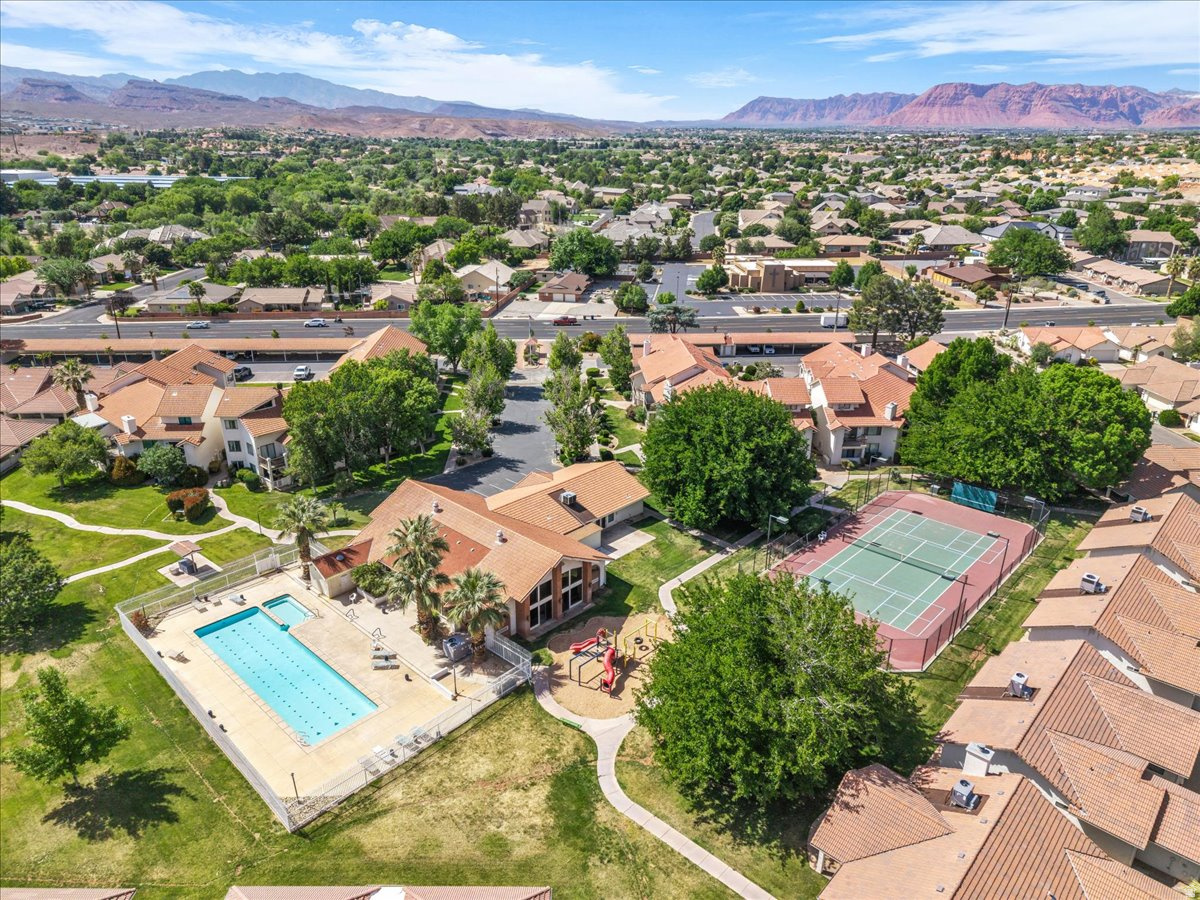 WILLOW RUN - Residential