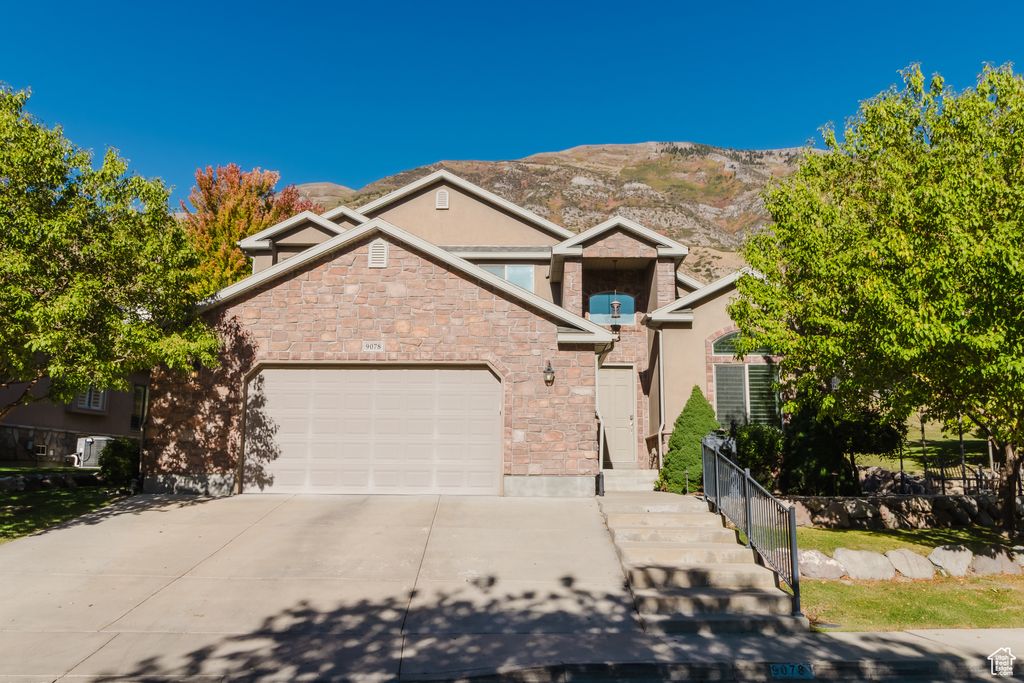 Photo for 9078 N RENAISSANCE DR, Cedar Hills, UT 84062 (MLS # 2114548)