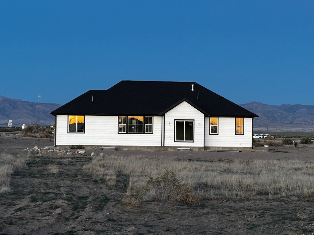 Photo of 960 E 745 N, Delta, UT 84624 (MLS # 2156758)