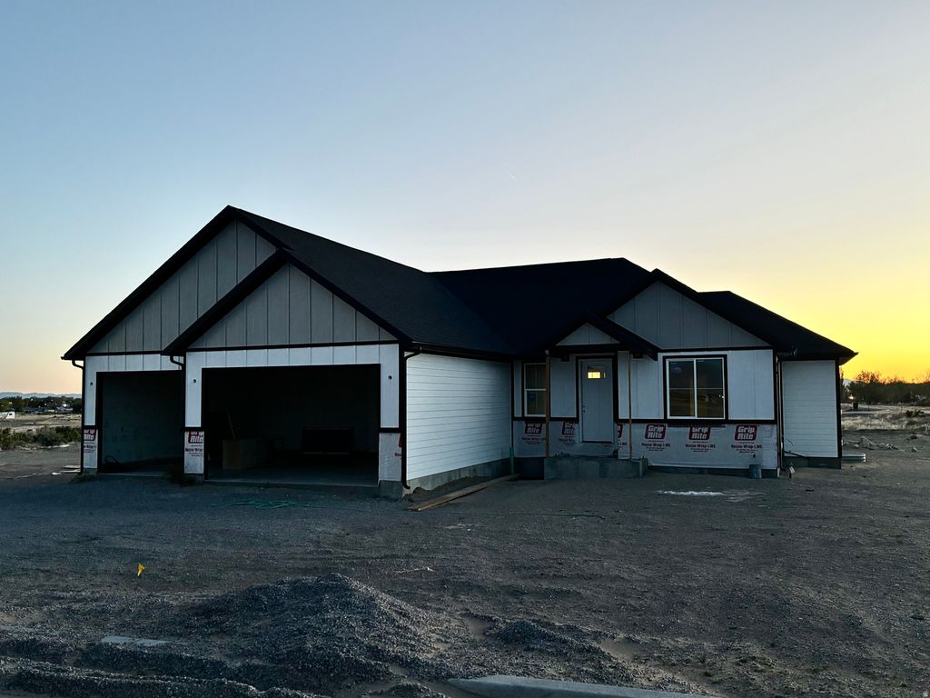 Photo of 960 E 745 N, Delta, UT 84624 (MLS # 2156758)
