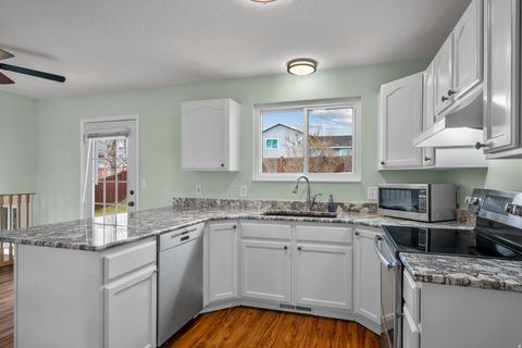 Tiny photo for 516 W 2280 N, Lehi, UT 84043 (MLS # 2126326)