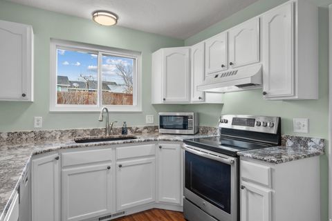 Tiny photo for 516 W 2280 N, Lehi, UT 84043 (MLS # 2126326)