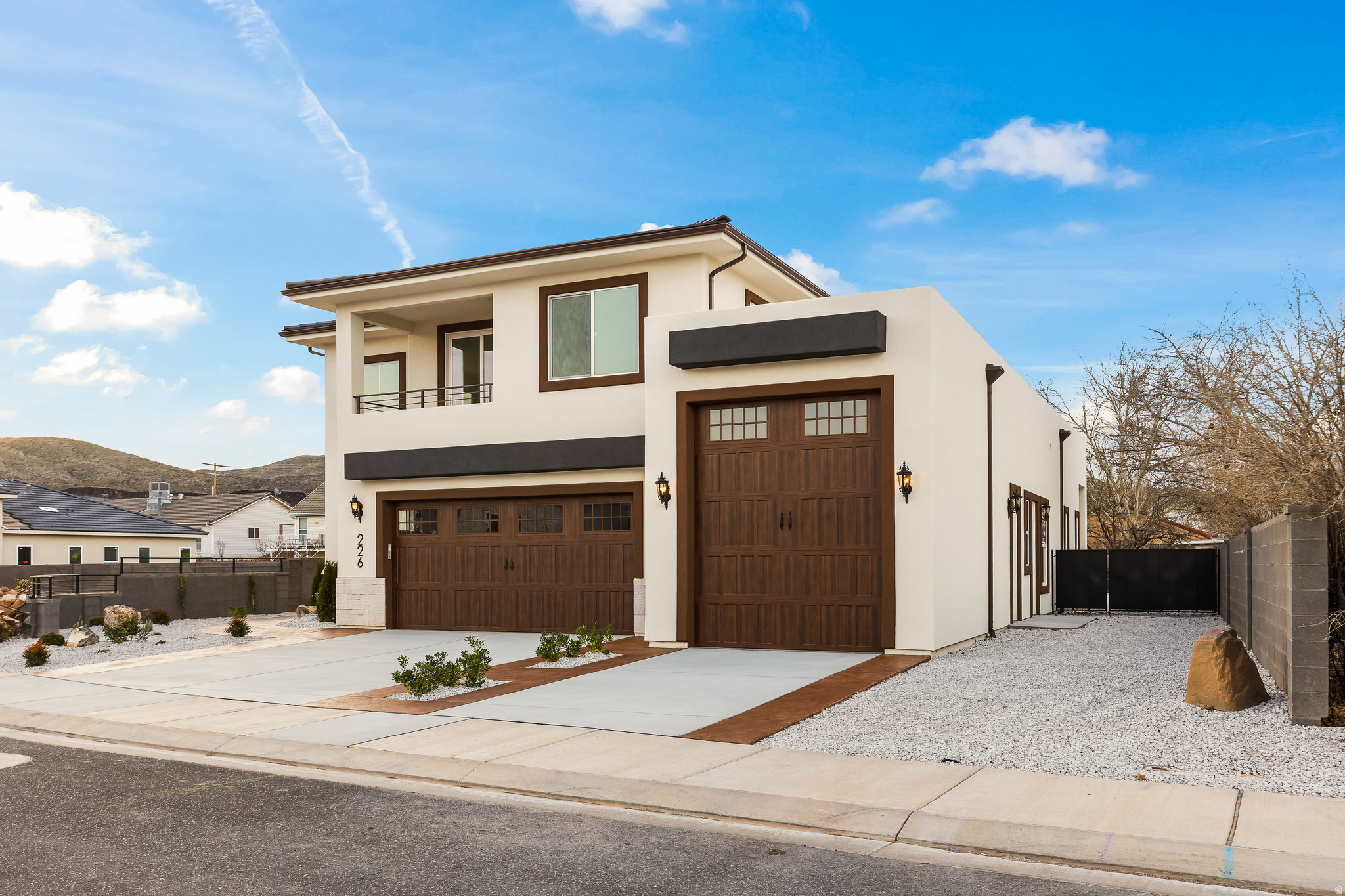 FALCON RIDGE - Residential