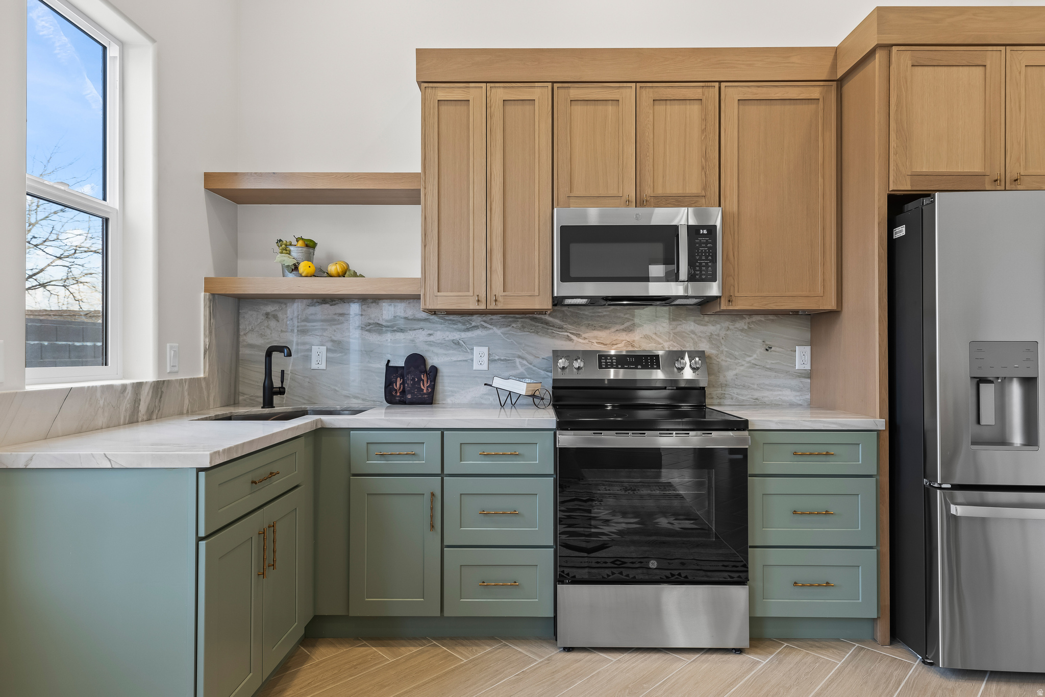 FALCON RIDGE - Residential