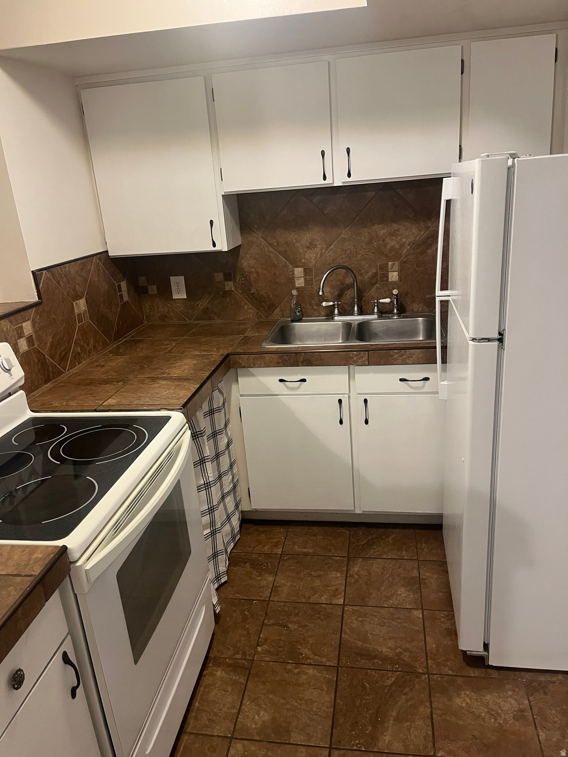MILLSTONE MANOR - Residential