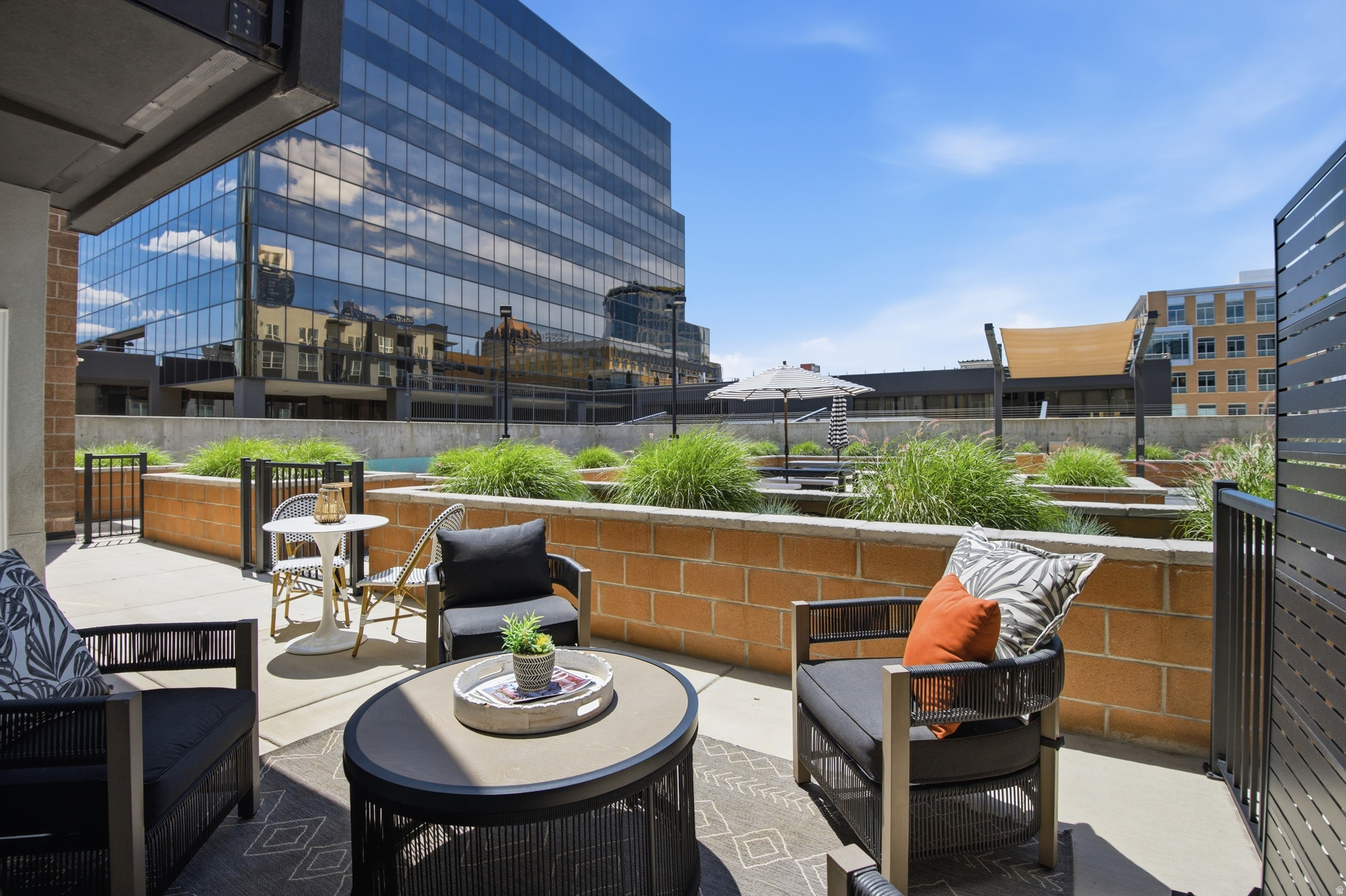 METRO CONDOMINIUMS - Residential