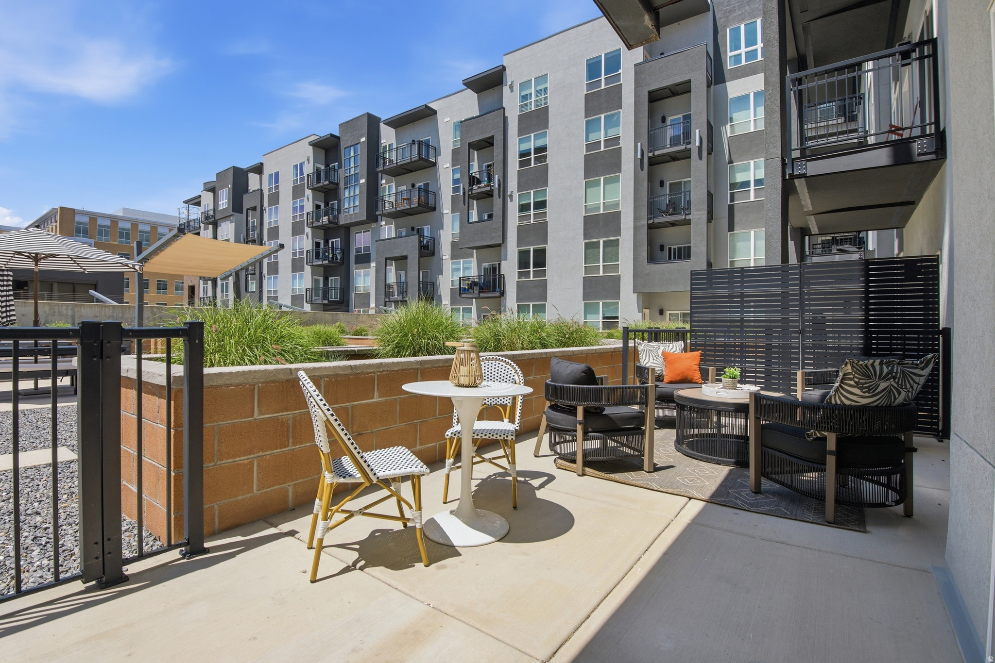 METRO CONDOMINIUMS - Residential