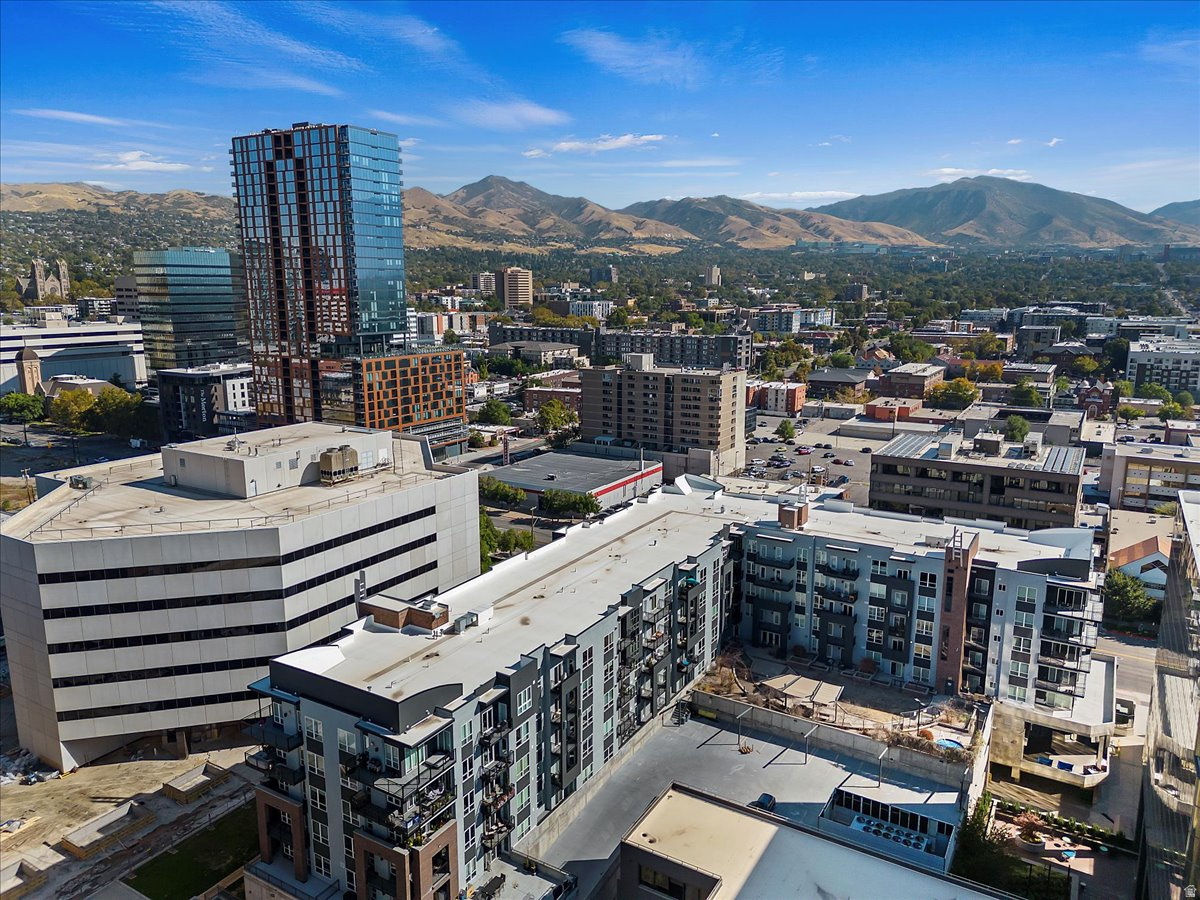 METRO CONDOMINIUMS - Residential
