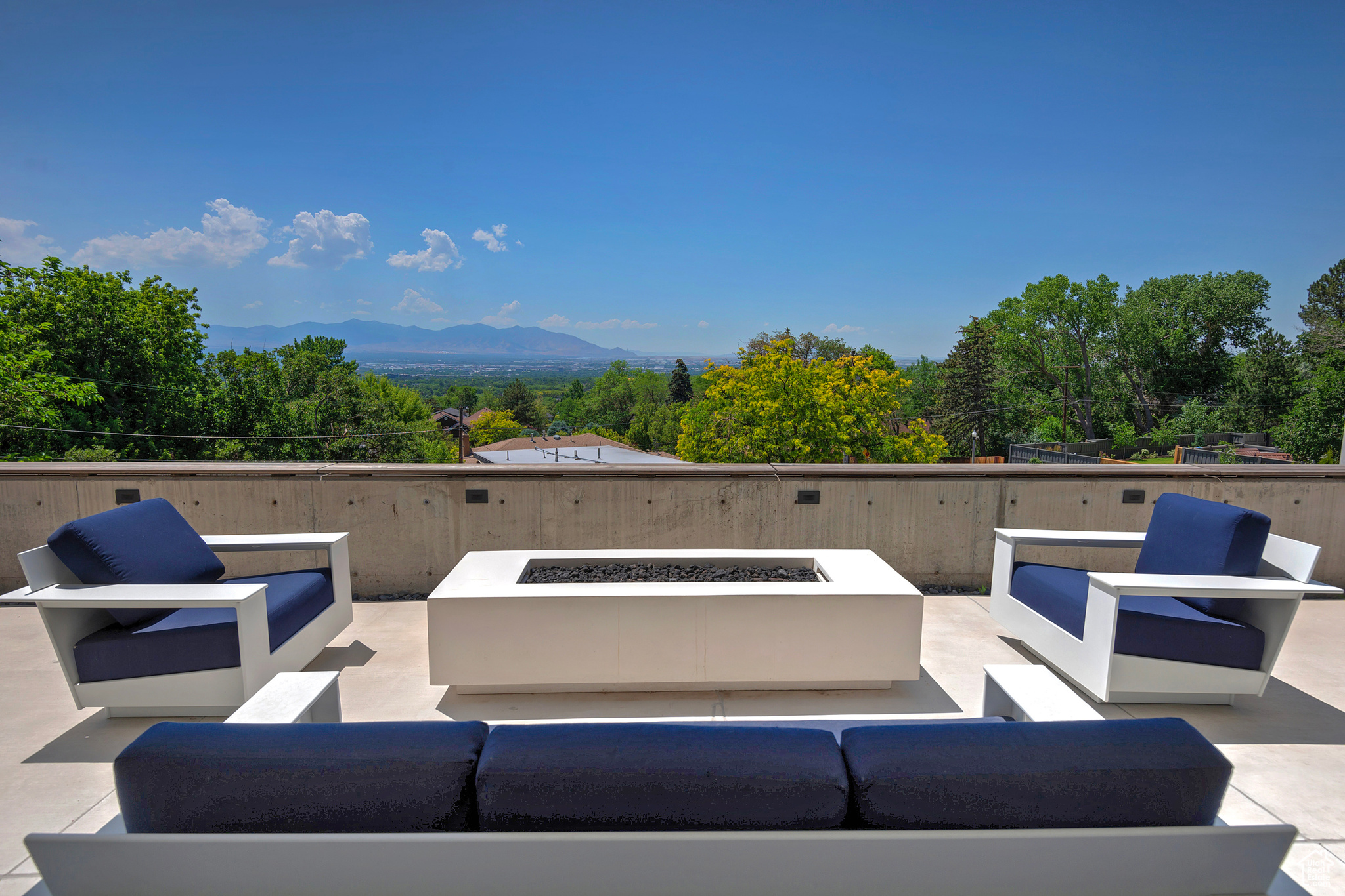 INDIAN HILLS - Residential