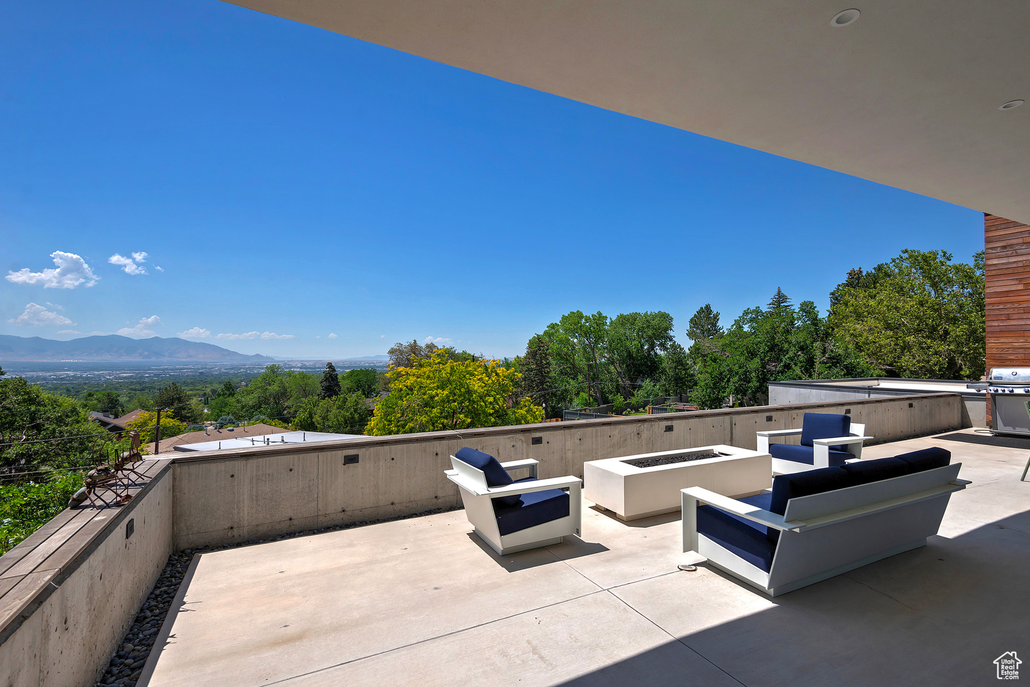 INDIAN HILLS - Residential