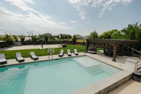 Tiny photo for 924 S COUNTRY LN, Farmington, UT 84025 (MLS # 2172078)