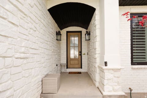 Tiny photo for 924 S COUNTRY LN, Farmington, UT 84025 (MLS # 2172078)