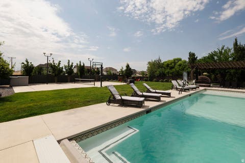 Tiny photo for 924 S COUNTRY LN, Farmington, UT 84025 (MLS # 2172078)