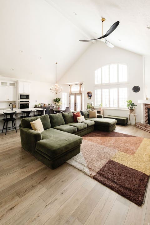 Tiny photo for 924 S COUNTRY LN, Farmington, UT 84025 (MLS # 2172078)