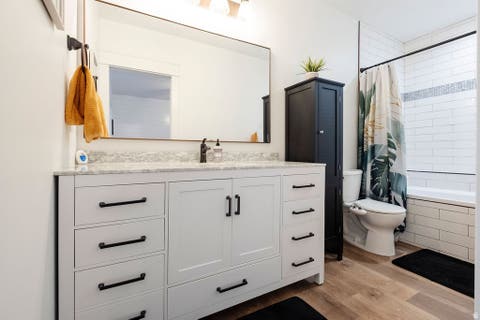 Tiny photo for 924 S COUNTRY LN, Farmington, UT 84025 (MLS # 2172078)