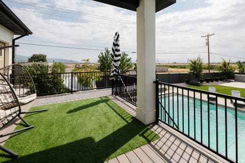 Tiny photo for 924 S COUNTRY LN, Farmington, UT 84025 (MLS # 2172078)