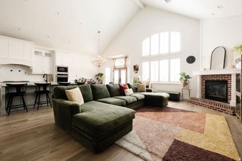 Tiny photo for 924 S COUNTRY LN, Farmington, UT 84025 (MLS # 2172078)