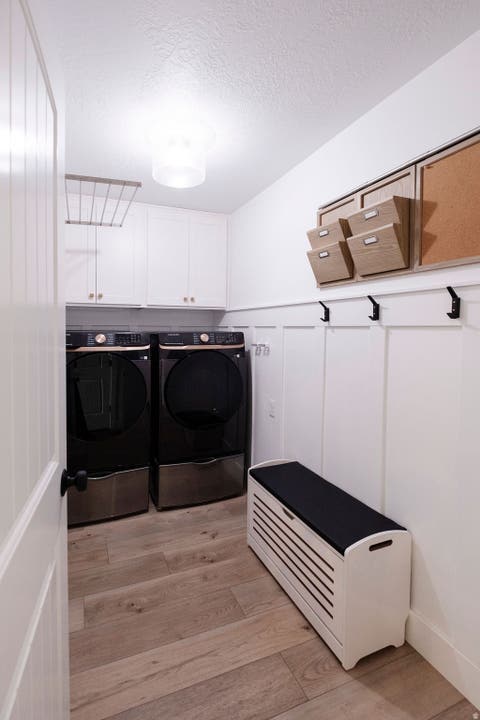 Tiny photo for 924 S COUNTRY LN, Farmington, UT 84025 (MLS # 2172078)