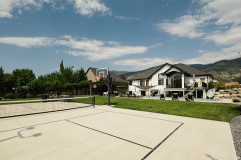 Tiny photo for 924 S COUNTRY LN, Farmington, UT 84025 (MLS # 2172078)
