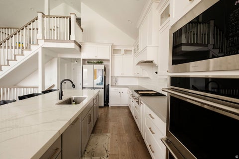 Tiny photo for 924 S COUNTRY LN, Farmington, UT 84025 (MLS # 2172078)