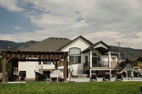 Tiny photo for 924 S COUNTRY LN, Farmington, UT 84025 (MLS # 2172078)