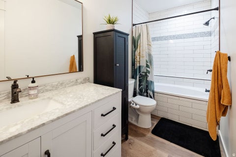 Tiny photo for 924 S COUNTRY LN, Farmington, UT 84025 (MLS # 2172078)