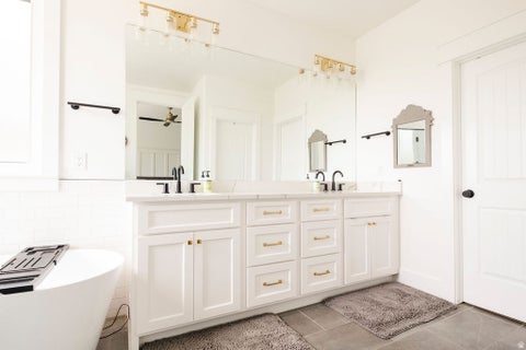 Tiny photo for 924 S COUNTRY LN, Farmington, UT 84025 (MLS # 2172078)