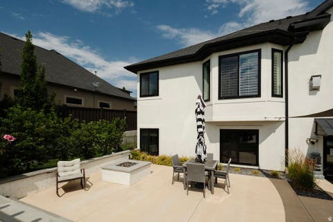 Tiny photo for 924 S COUNTRY LN, Farmington, UT 84025 (MLS # 2172078)